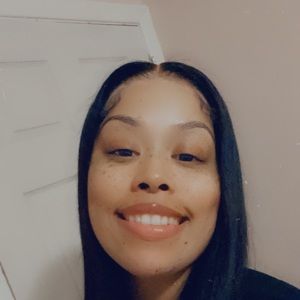 Meet your Posher, Hilary